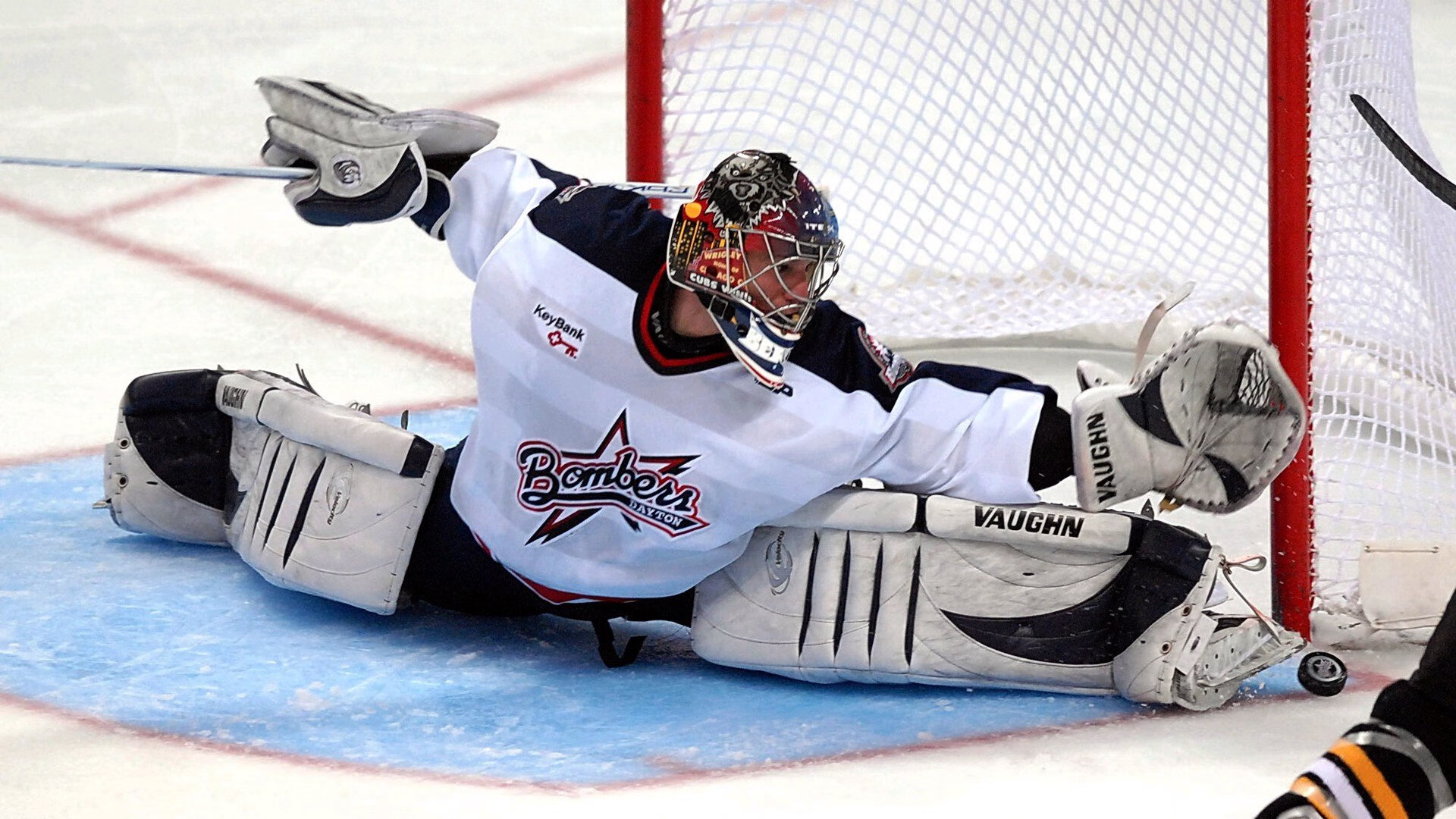 莱万多夫斯基连续十二场比赛得分超过比赛规则变更,雄鹿不断突破!全场沸腾不已